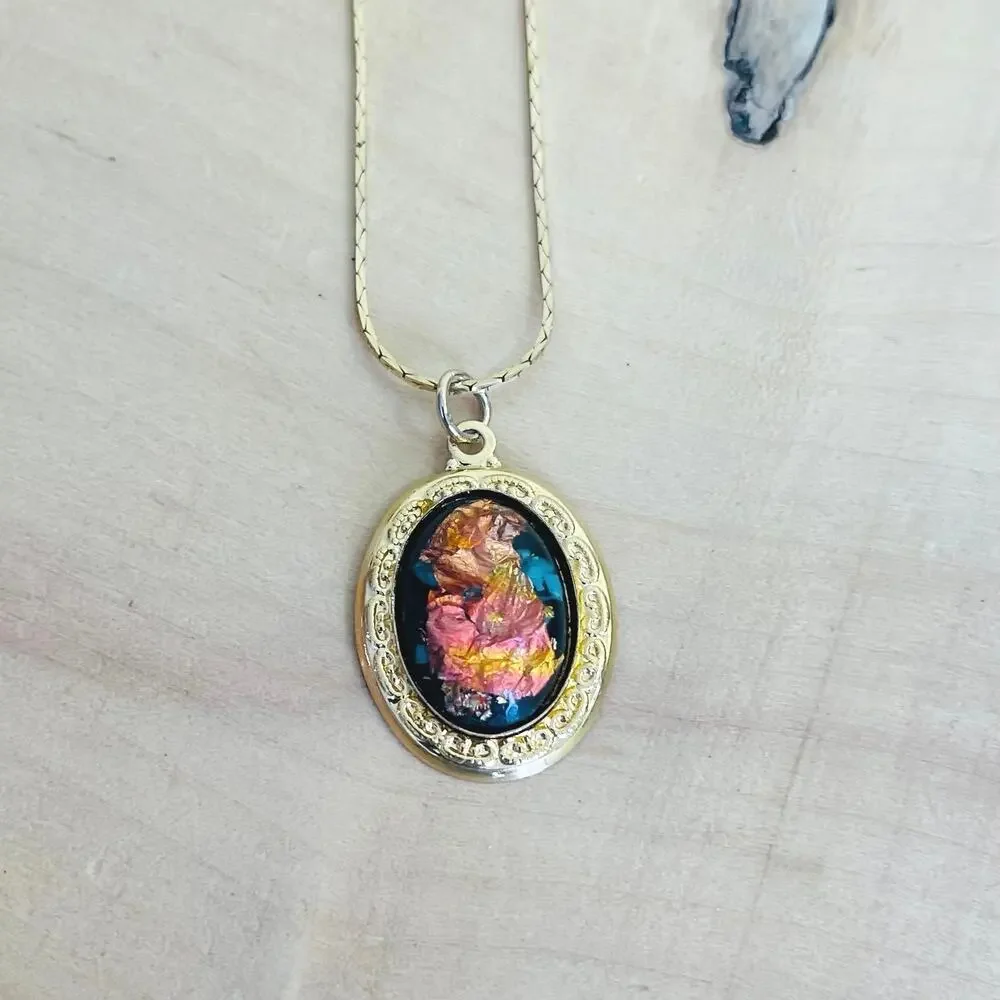 Necklace Pendant Vtg Foil Art Domed Rainbow Flake Victorian Style Ornate - Picture 6 of 12